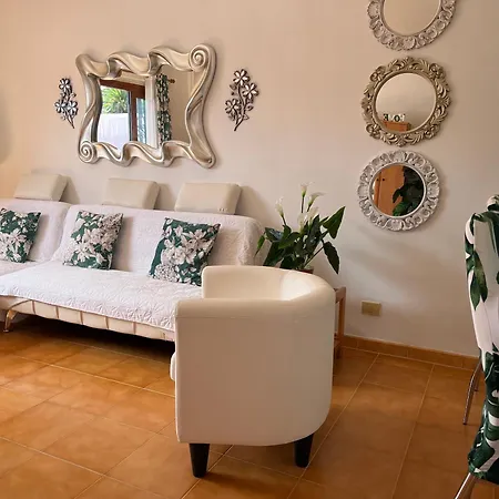 La Casita De La Piscina アデヘ