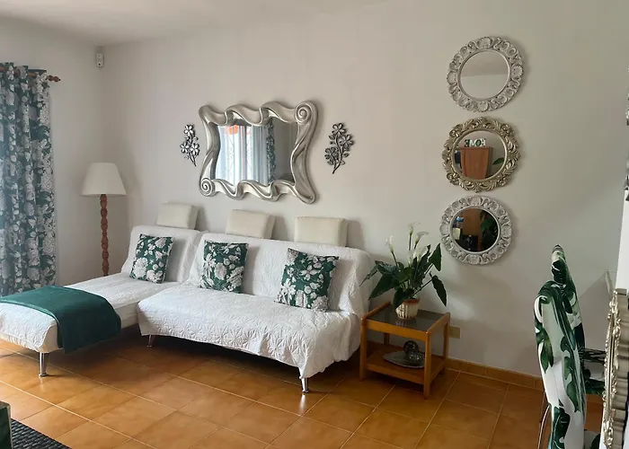 La Casita De La Piscina * 아데제