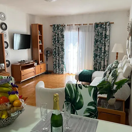 La Casita De La Piscina * 阿德耶